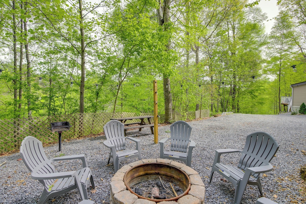 12 Mi to Dollywood Private Sevierville Cabin — 4-Star Luxury Hotel in Sevierville, United States