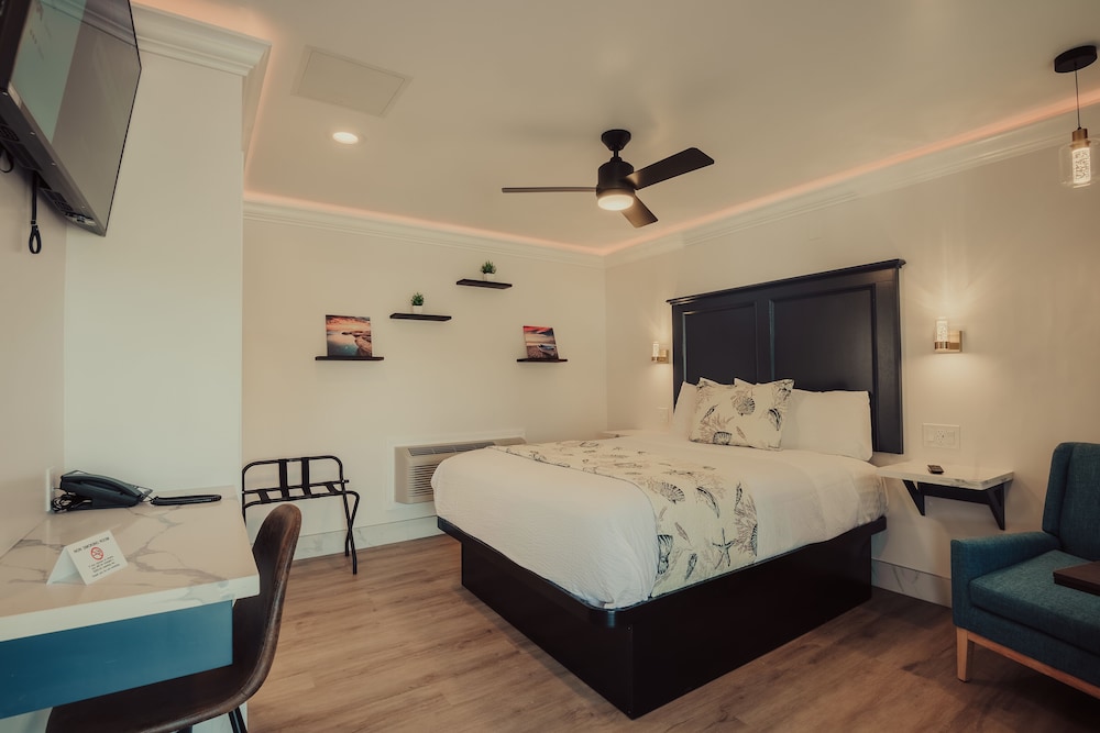 Blufftop Inn & Suites - photo 12