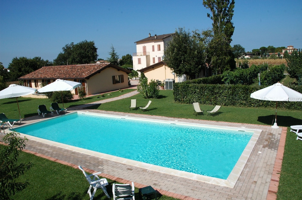 Il Podere del Falco — 4-Star Luxury Hotel in Assisi, Italy