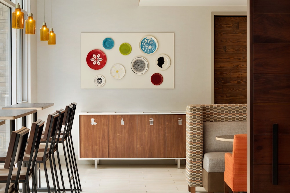 Holiday Inn Express & Suites Kokomo South by IHG - photo 28