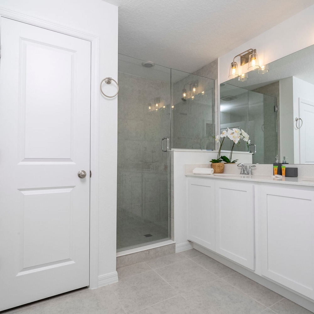 Gorgeous 3Bd Close to Disney at Festival Resort 661 - photo 27