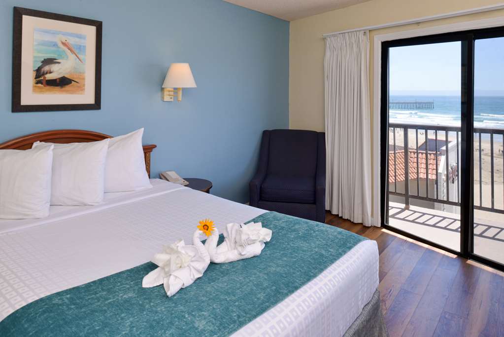 Edgewater Inn And Suites - photo 22