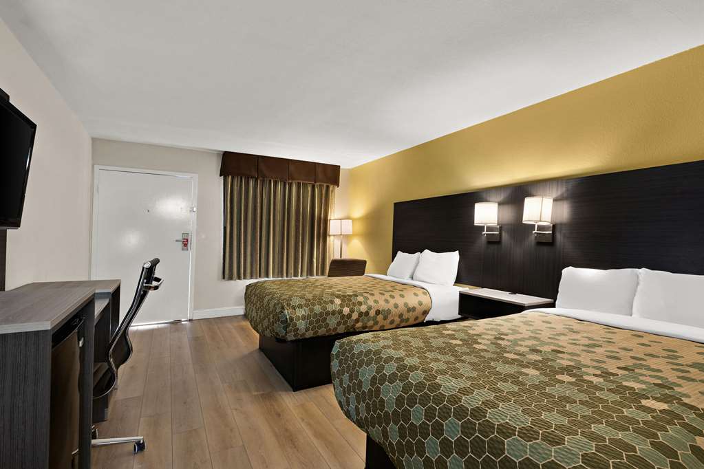 Econo Lodge White Pine Morristown I 81 & I 40 Split - photo 21