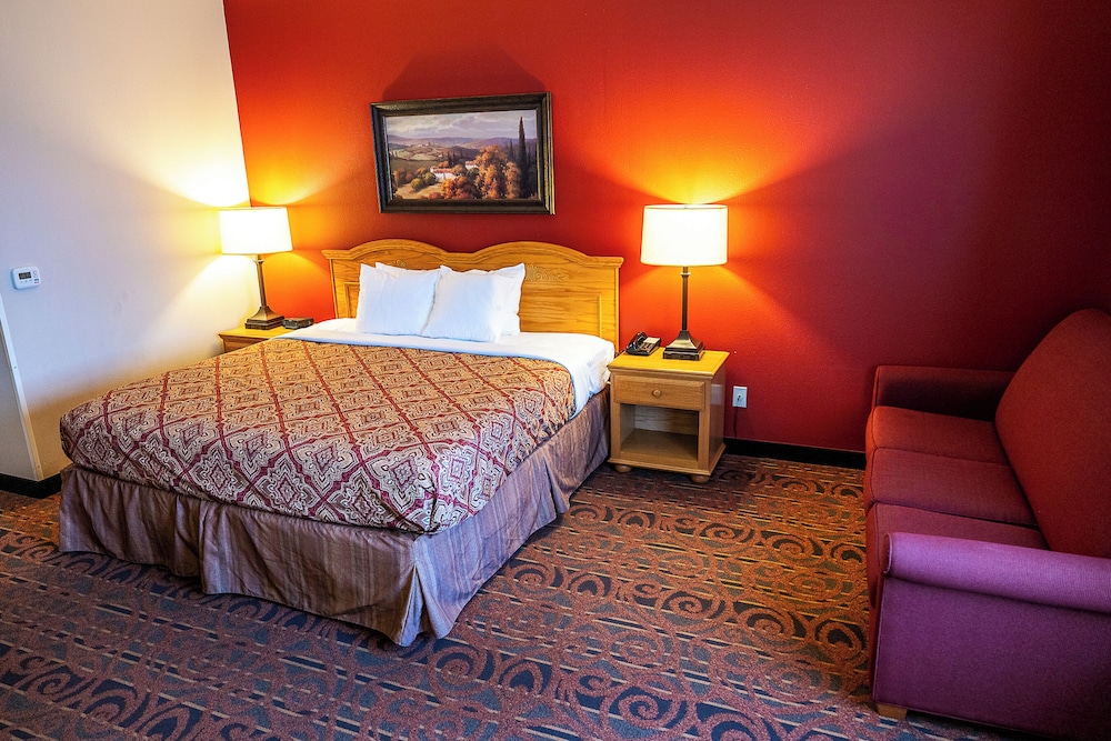 Savanna Inn & Suites - photo 26