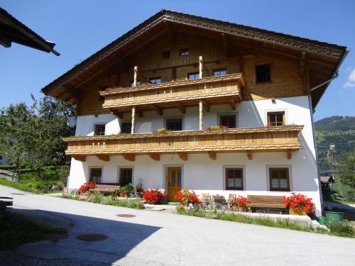 Landhaus Ganzer — 4-Star Luxury Hotel in Niedernsill, Austria