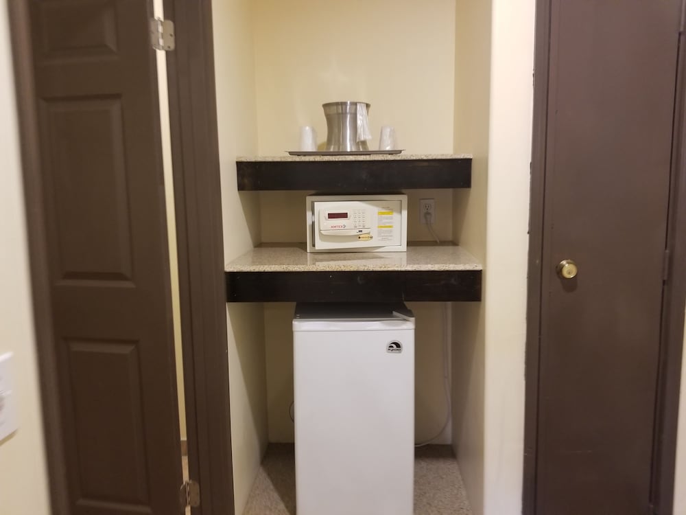Tuscan Garden Inn - photo 39