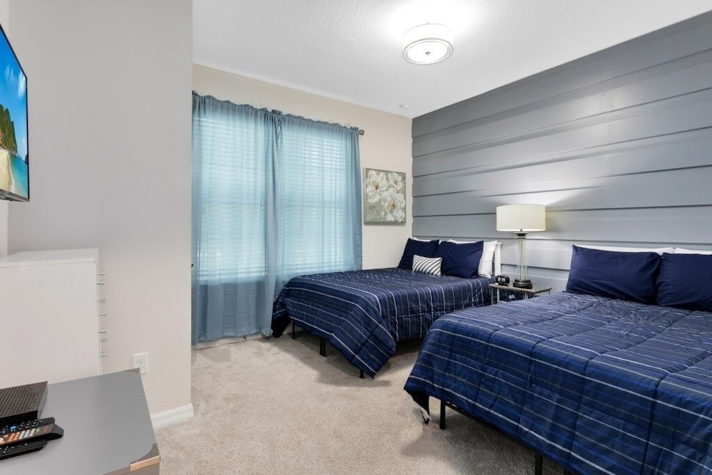 Luxury Town With Splash Pool In Solara Resort 4 Bedroom Townhouse by RedAwning - photo 2