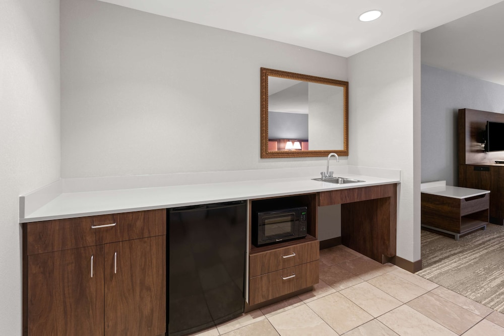 Hampton Inn & Suites Burlington - photo 17