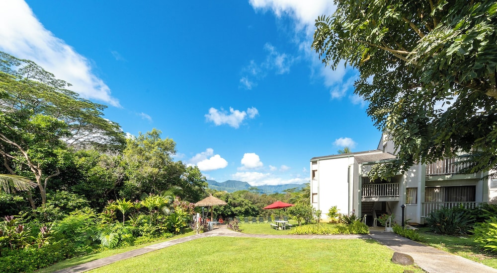 Makai Club Resort - carbon neutral hotel in Princeville