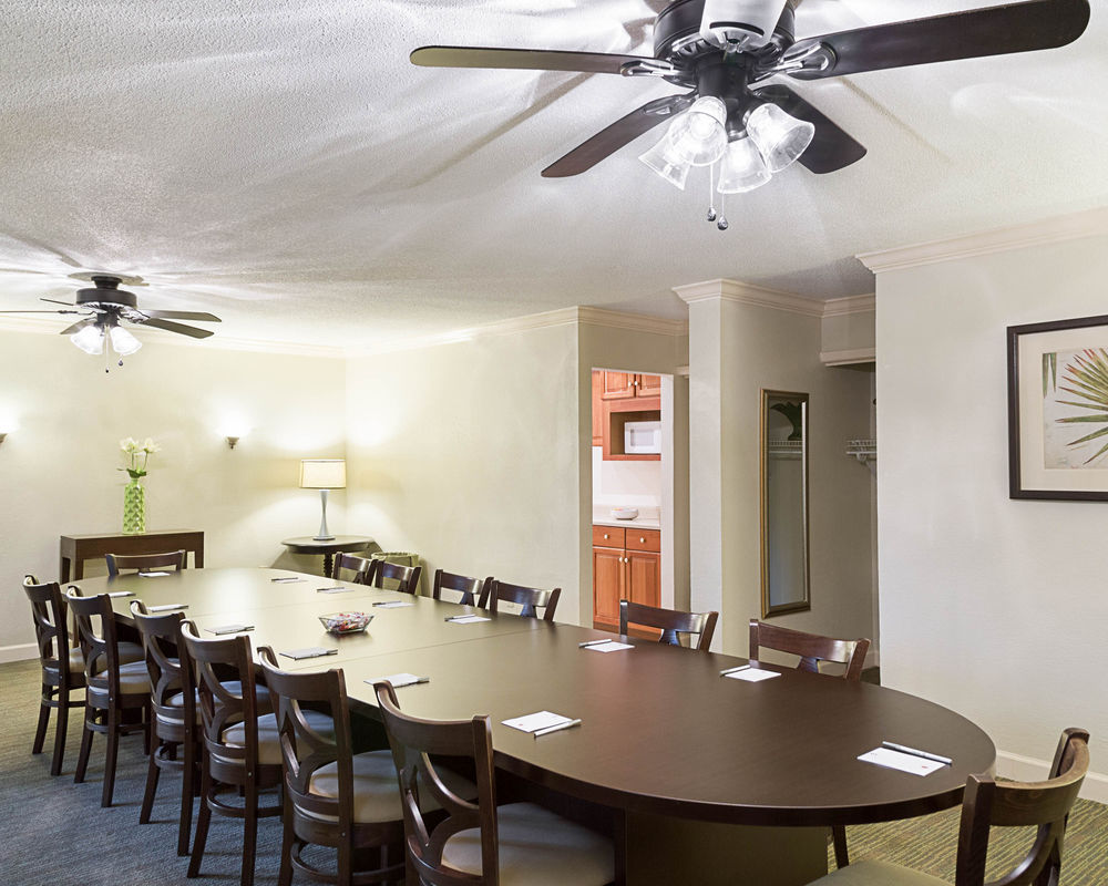 Clarion Inn & Suites Conference Center - photo 10