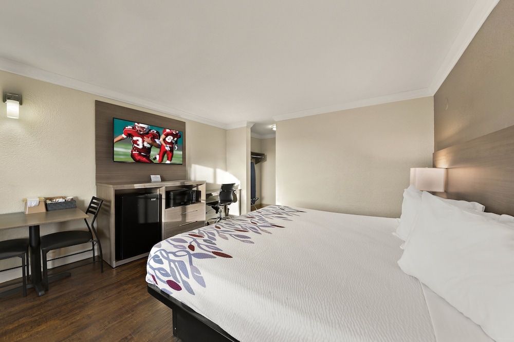 Red Roof Inn Los Angeles Bellflower - photo 13