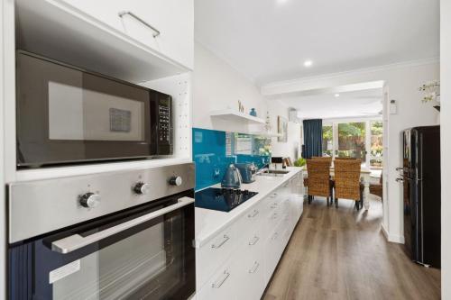 Batehaven Breeze managed by Batemans Bay Accom - carbon neutral hotel in Batehaven