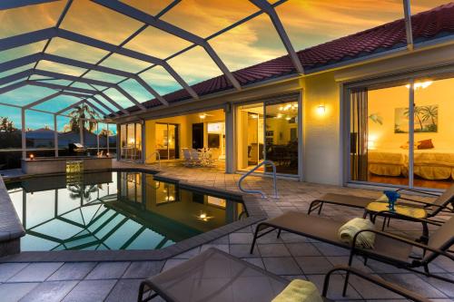 Villa Dolphin — 4-Star Luxury Hotel in Cape Coral, United States