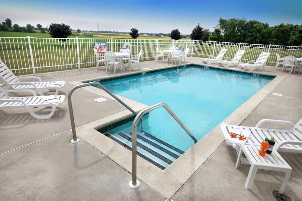 Lancaster Inn and Suites - photo 23