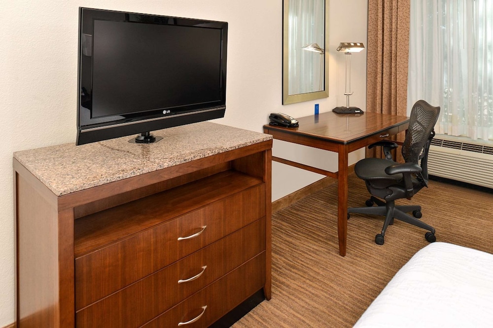 Hilton Garden Inn Dallas Addison - photo 16