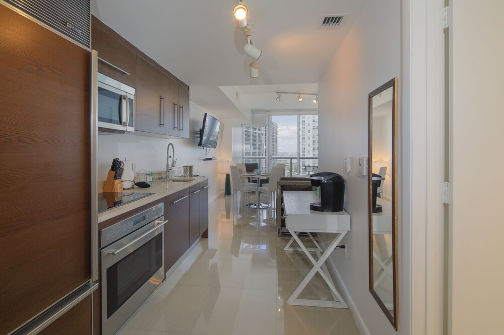 Icon Brickell Downtown W Miami Suites - photo 10