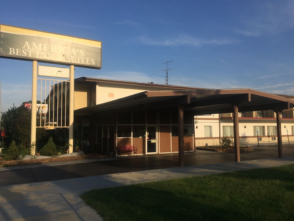 America's Best Inn Urbana Champaign — hotel in Champaign