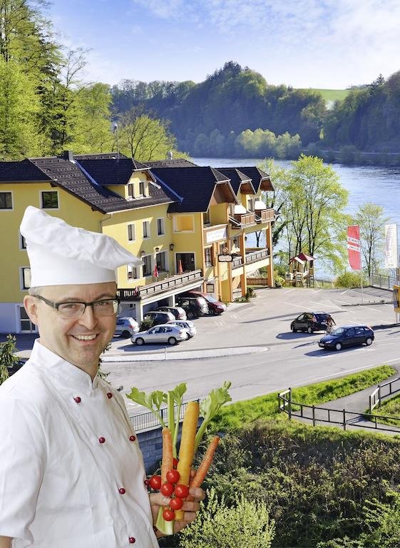 Gasthof zur Donaubrücke — hotel in Amstetten