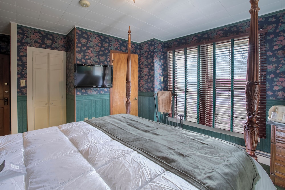 Stroudsmoor Country Inn - photo 18
