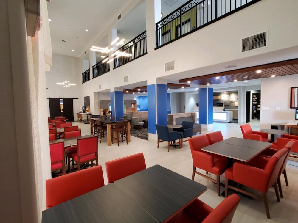 Holiday Inn Express & Suites Phoenix Glendale Sports Dist by IHG - photo 42