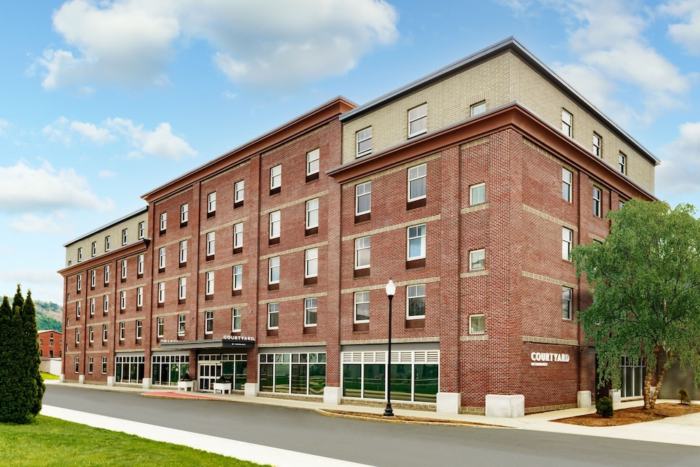Courtyard by Marriott Keene Downtown - featured photo