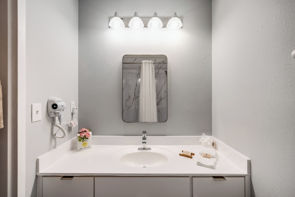 South River Suites - photo 47