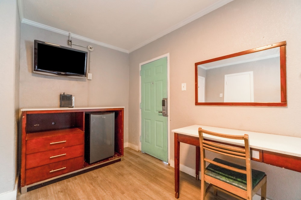 Alamo Oasis Inn And Suites By Oyo San Antonio - photo 15