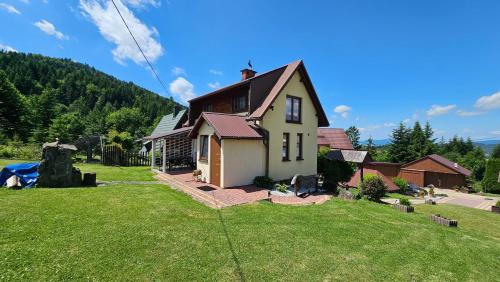 Mały domek - carbon neutral hotel in Lubomierz