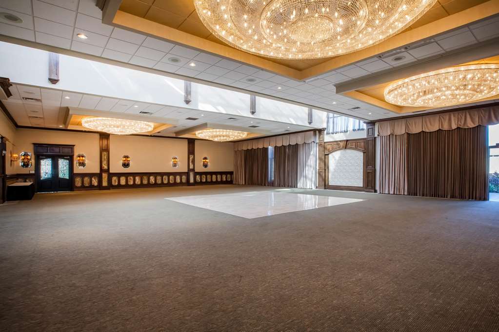 Days Inn & Suites by Wyndham Rochester Hills MI - photo 15