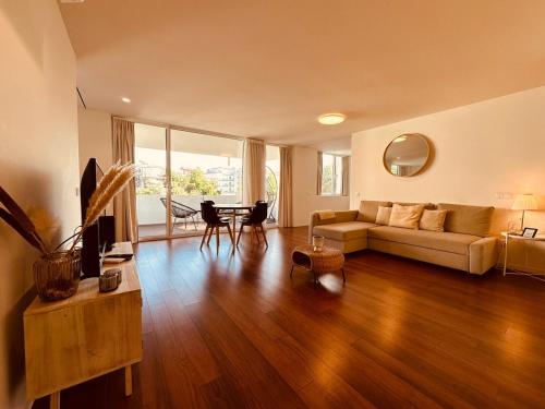 Bombarda H — 4-Star Luxury Hotel in Porto, Portugal