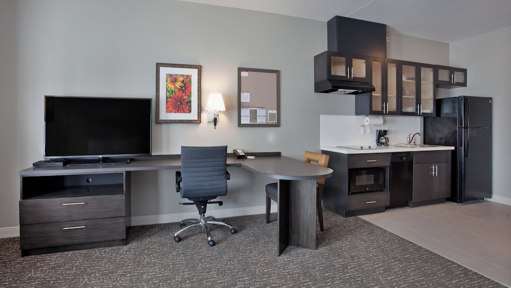 Candlewood Suites Kearney by IHG - photo 12