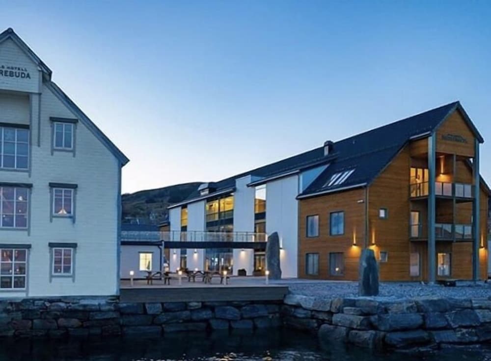 Stad Hotell - carbon neutral hotel in Selje