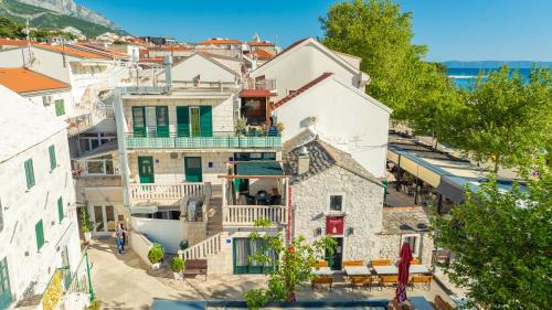 Apartman Fontana — 4-Star Luxury Hotel in Baska Voda, Croatia