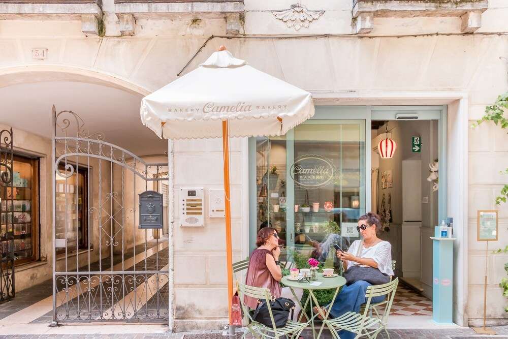 Dolfin Apartment — 4-Star Luxury Hotel in Treviso, Italy