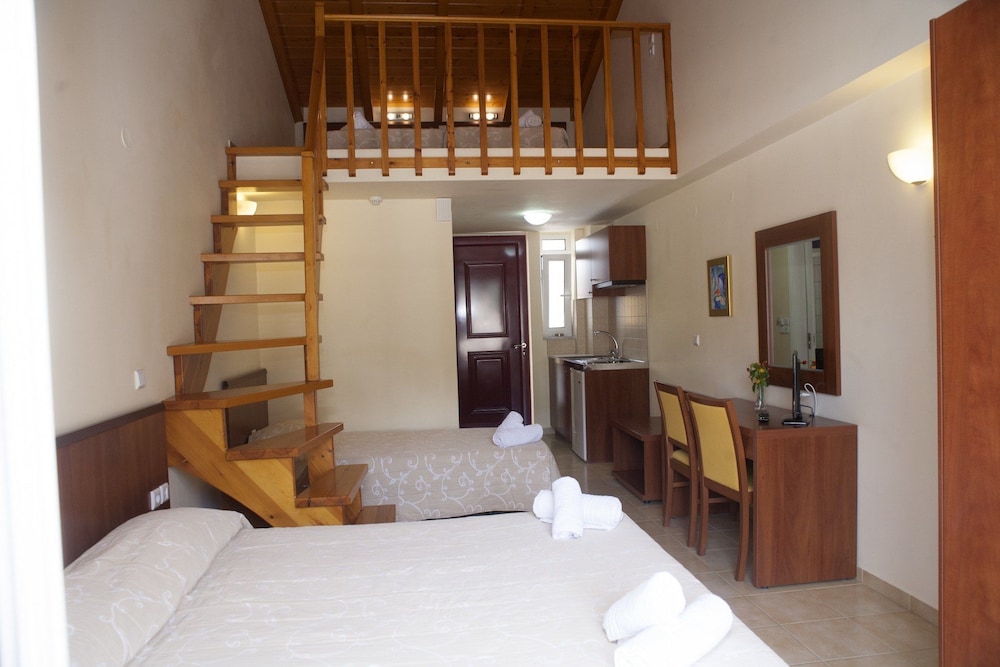 Summertime Inn — Lefkada — photo 4