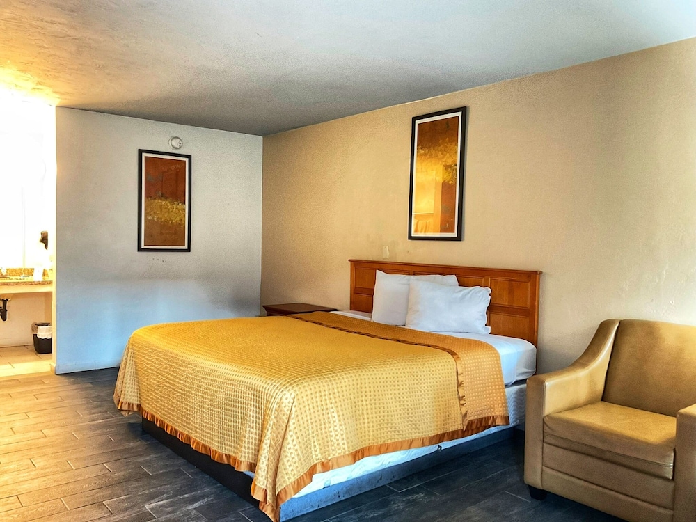 Glh Hotel - photo 10