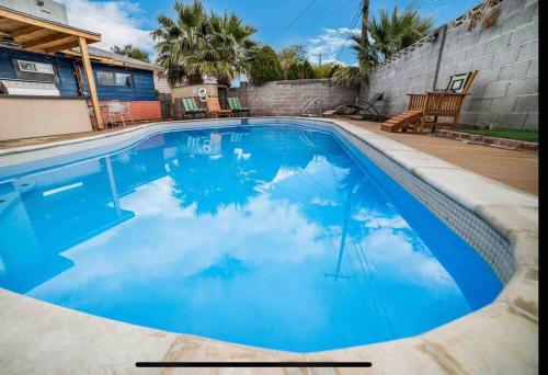 Luxury Home Pool Spa Games 3 mi Vegas Strip