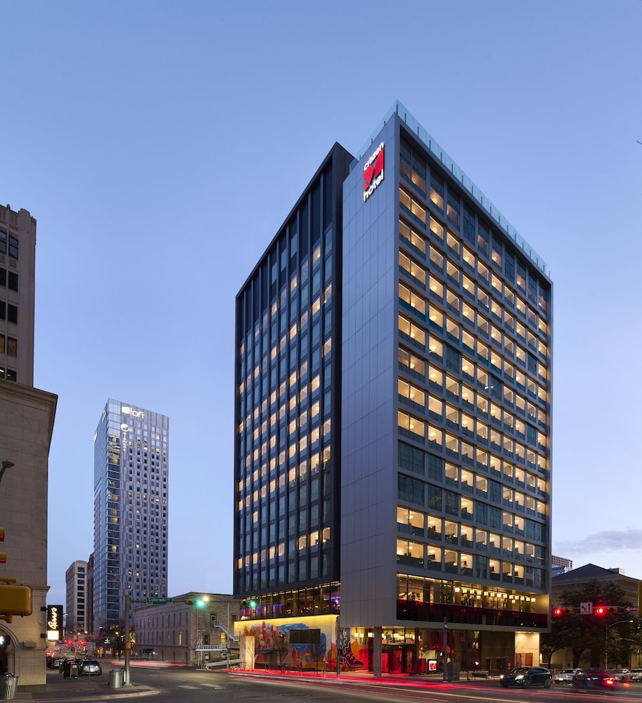citizenM Austin Downtown - photo 31