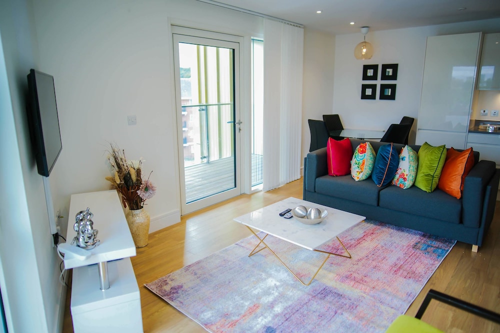Executive 2 Bed Apartment — 4-Star Luxury Hotel in London, United Kingdom