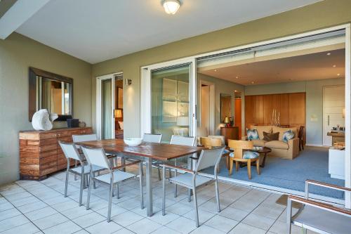 002 Carradale V&A Waterfront with parking — 4-Star Luxury Hotel in Cape Town, South Africa