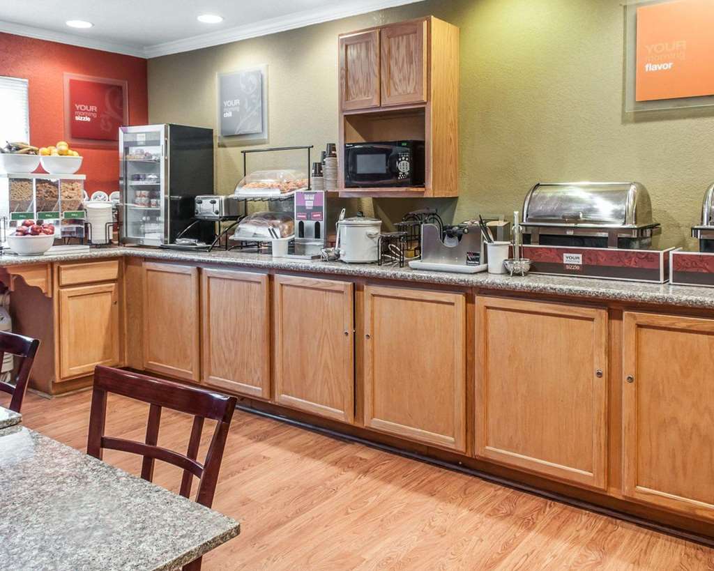 Quality Inn & Suites Farmington - photo 43