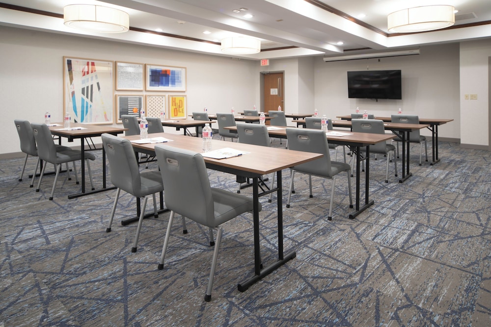 Holiday Inn Express & Suites Little Rock West by IHG - photo 23
