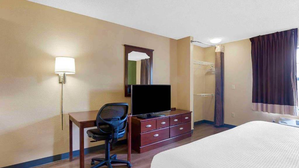 Studio 6 Extended Stay Indianapolis IN North Carmel - photo 10