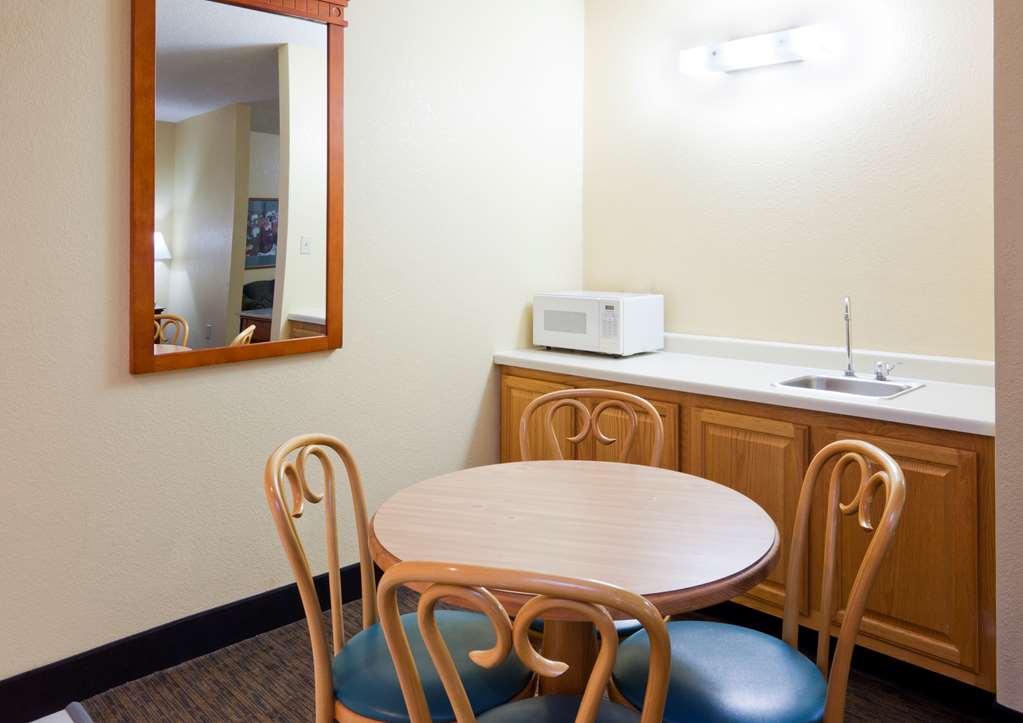 Grandstay Hotel and Suites - photo 8