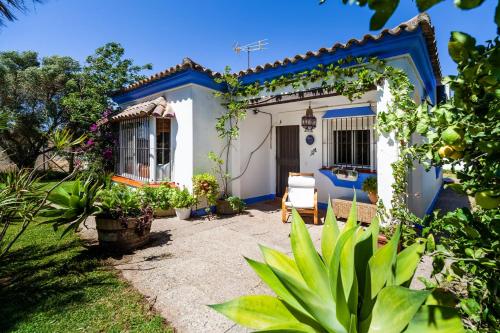 Chalet Diferente — 4-Star Luxury Hotel in Chiclana De La Frontera, Spain