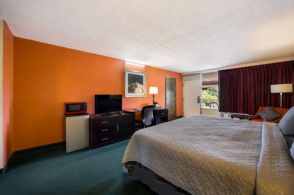 Knights Inn Oakley - photo 5