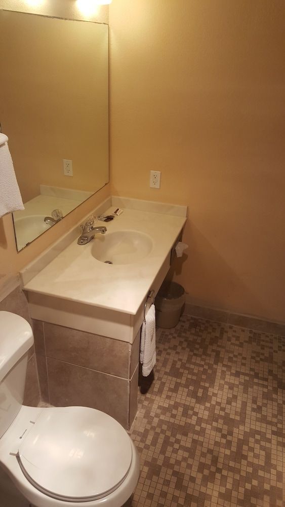 The Derrick Inn - photo 22