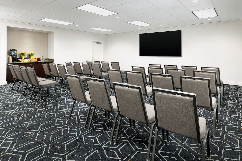 Homewood Suites by Hilton Portsmouth - photo 32