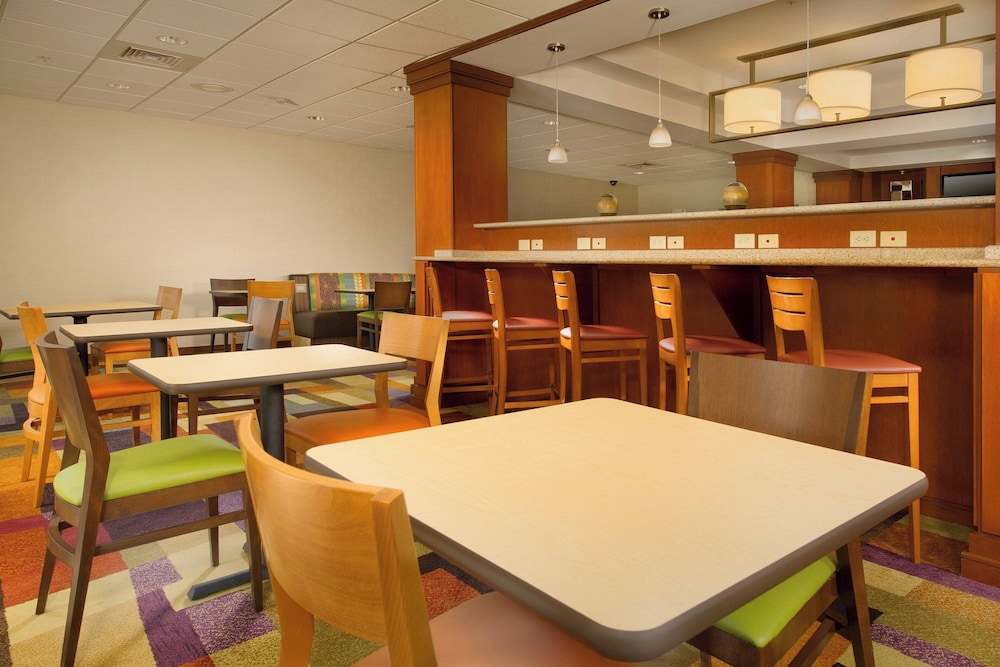 Fairfield Inn & Suites by Marriott Marshall - photo 20