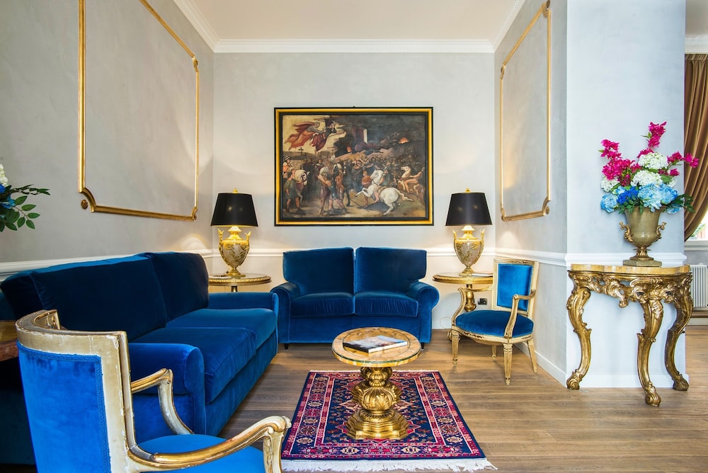 Alta Luxury Apartments Spagna Apartment — 4-Star Luxury Hotel in Rome, Italy